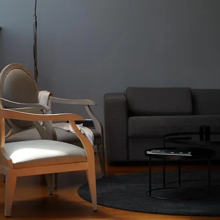 987 Design 4* Prague
