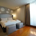987 Design 4* Praga