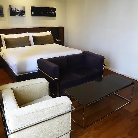 987 Design 4* Praha