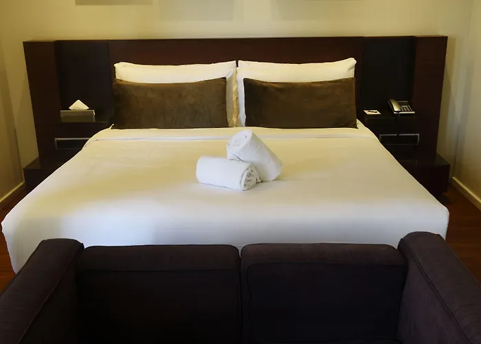 987 Design 4* Praag