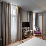 987 Design 4* Πράγα