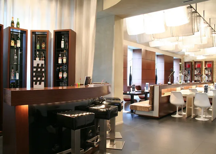 987 Design Hotell 4*